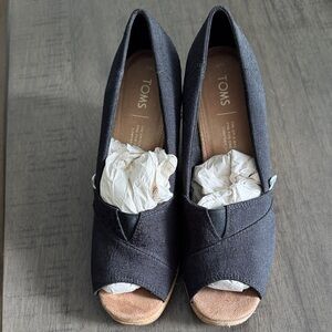 TOMS Women's Black Espadrille Peep-Toe Shoes